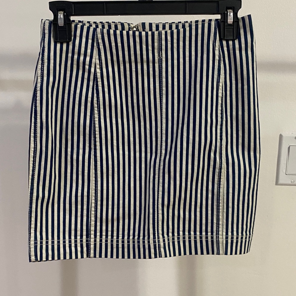 Jolt Striped Pencil Skirt in Blue and White